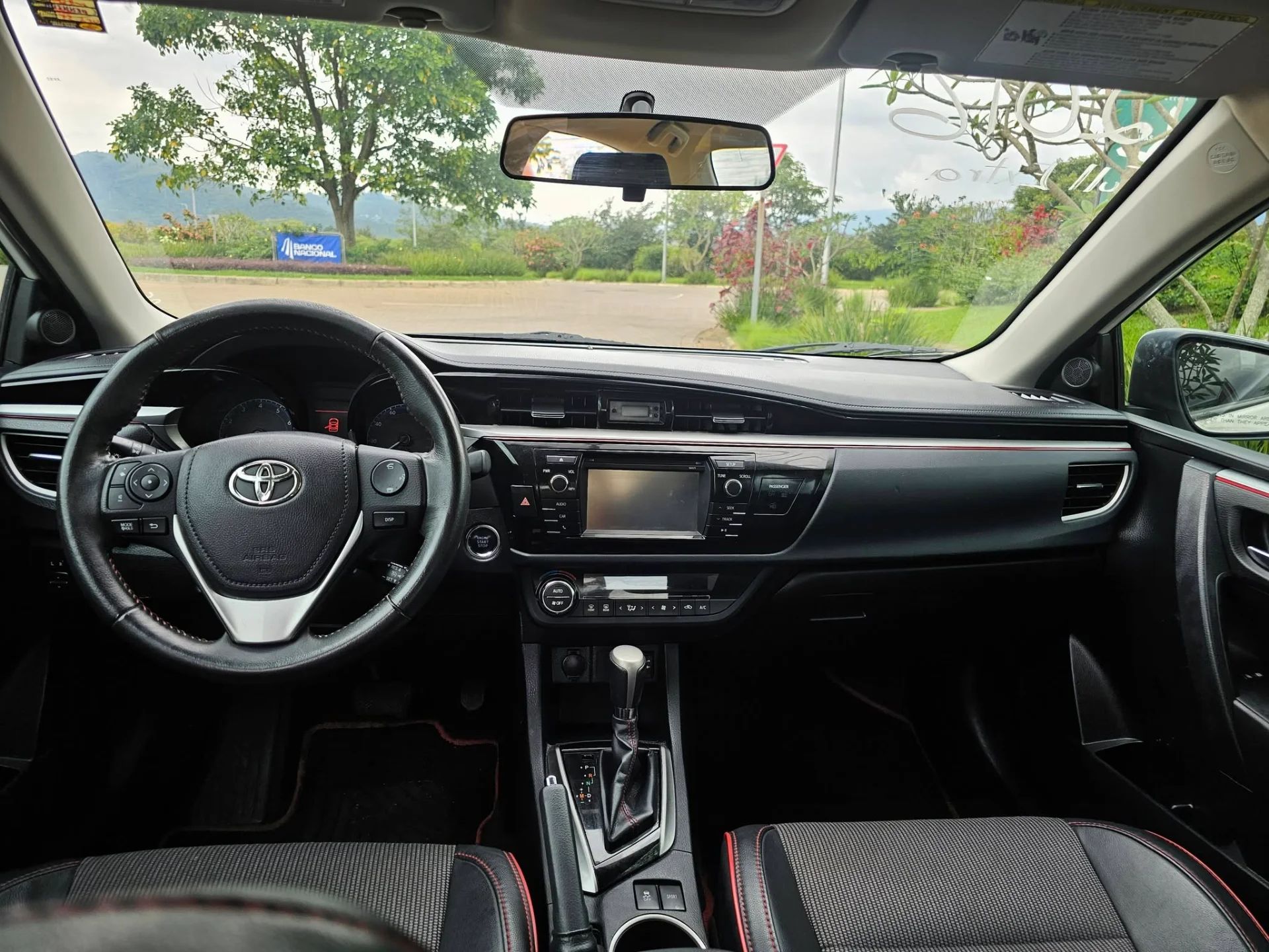 Toyota Corolla - Image 9