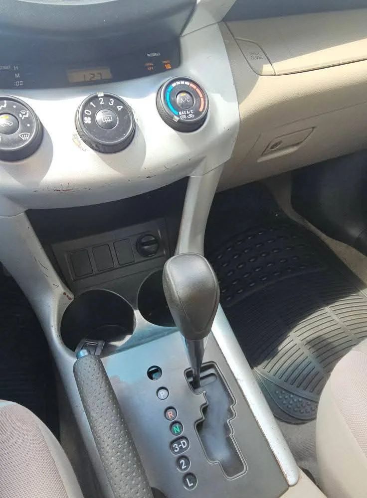 Toyota RAV4 - Image 7