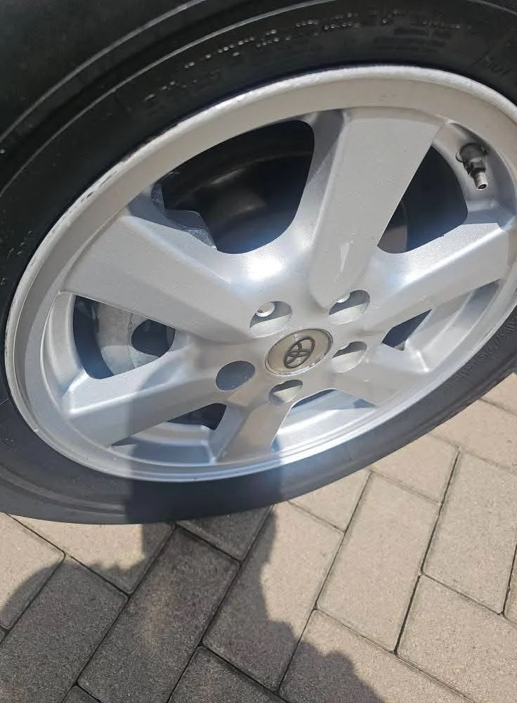 Toyota RAV4 - Image 8