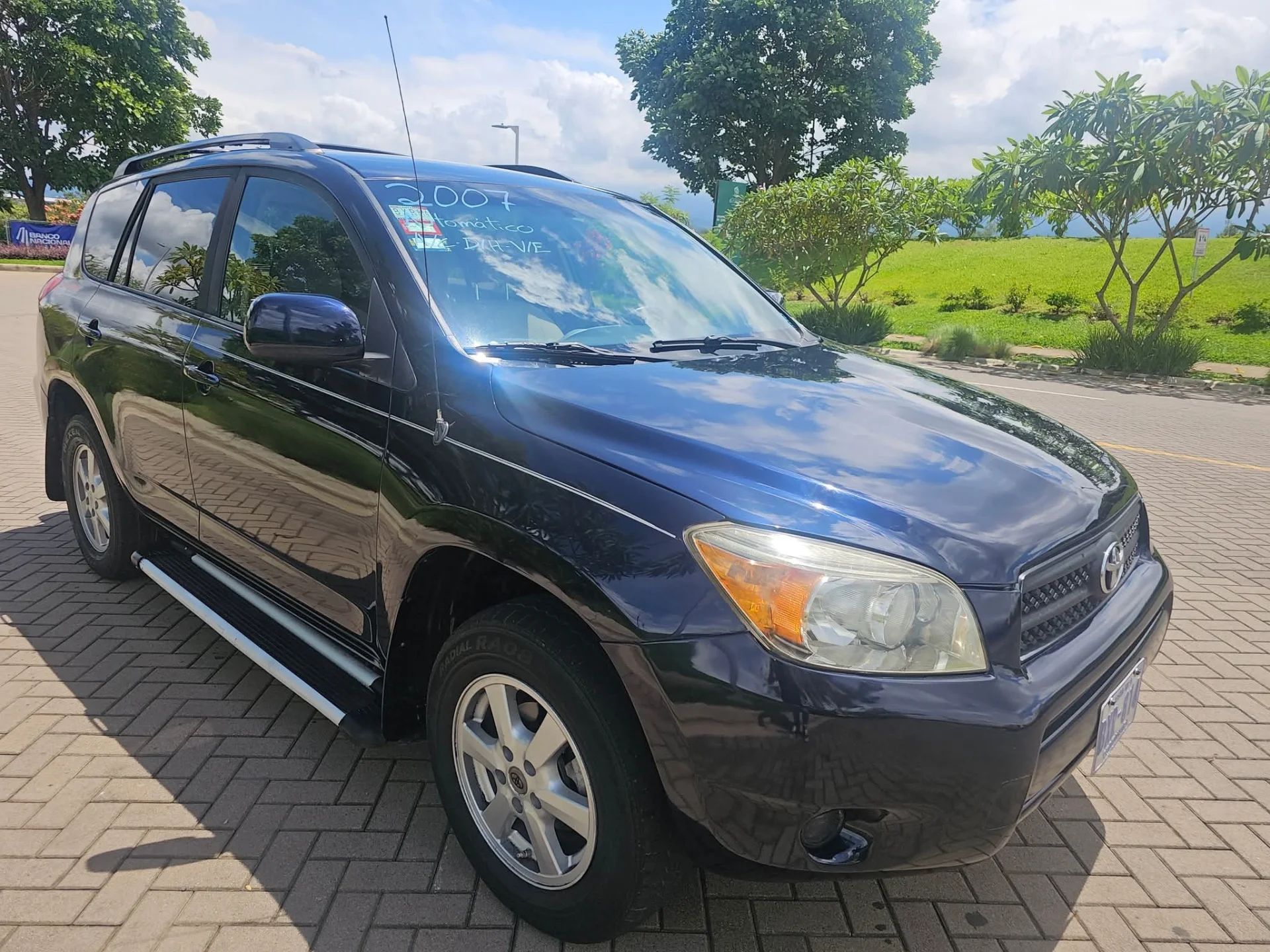 Toyota RAV4 - Image 9