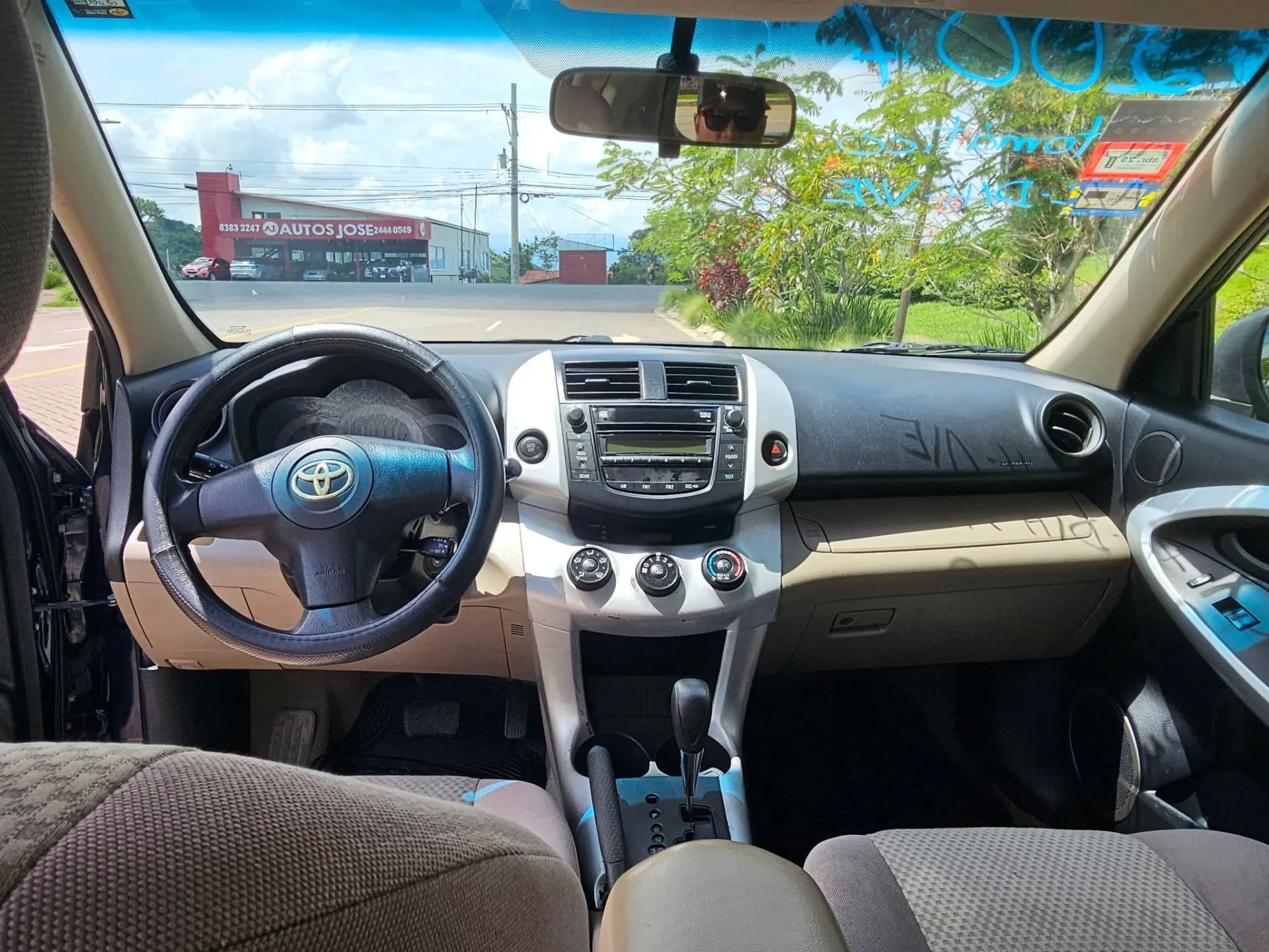 Toyota RAV4 - Image 10
