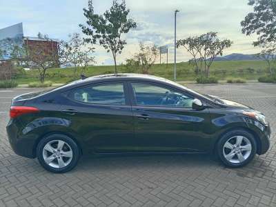 Hyundai Elantra - Image 2