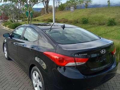 Hyundai Elantra - Image 3