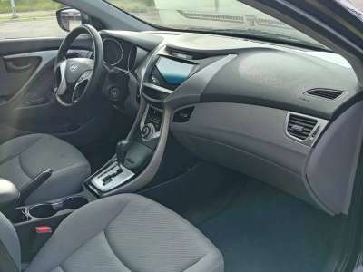 Hyundai Elantra - Image 10