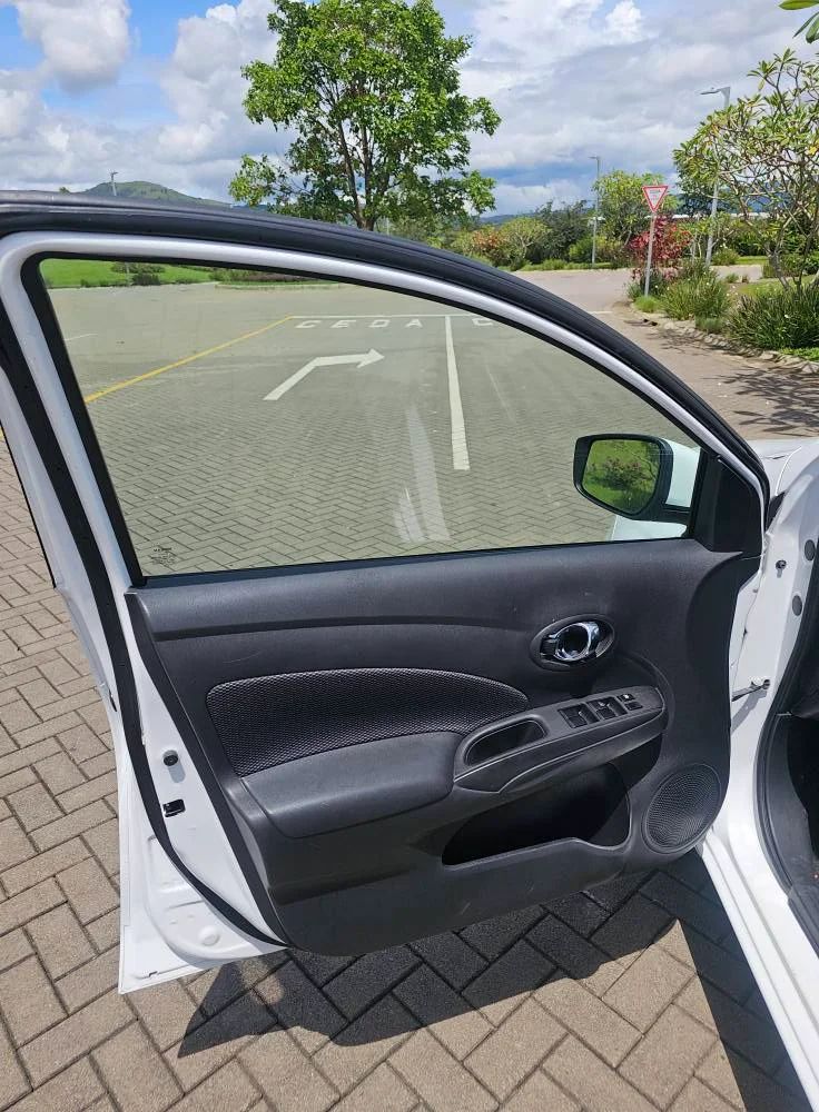 Nissan Versa - Image 2