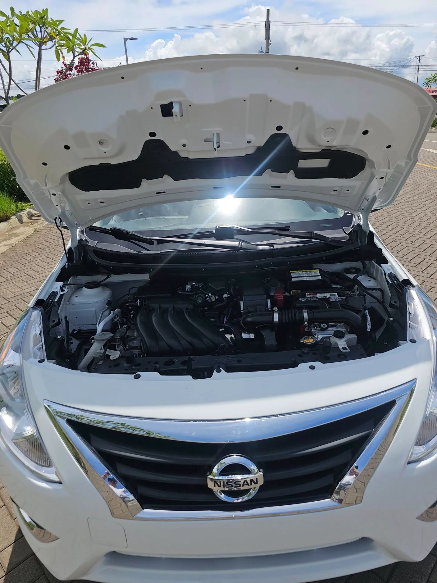 Nissan Versa - Image 5