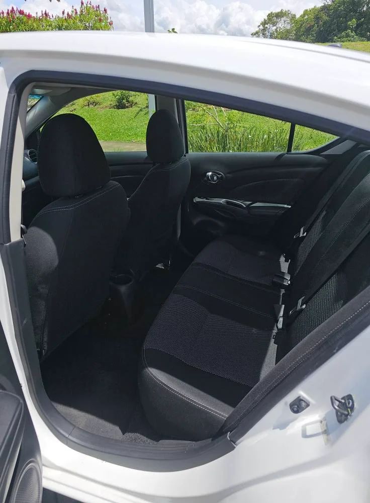Nissan Versa - Image 9