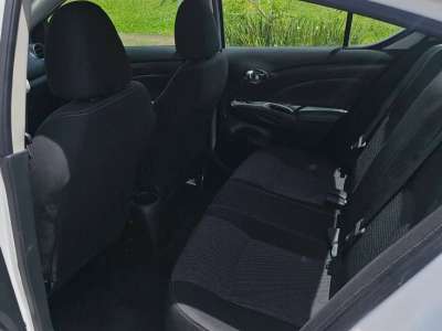 Nissan Versa - Image 9