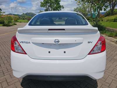 Nissan Versa - Image 10