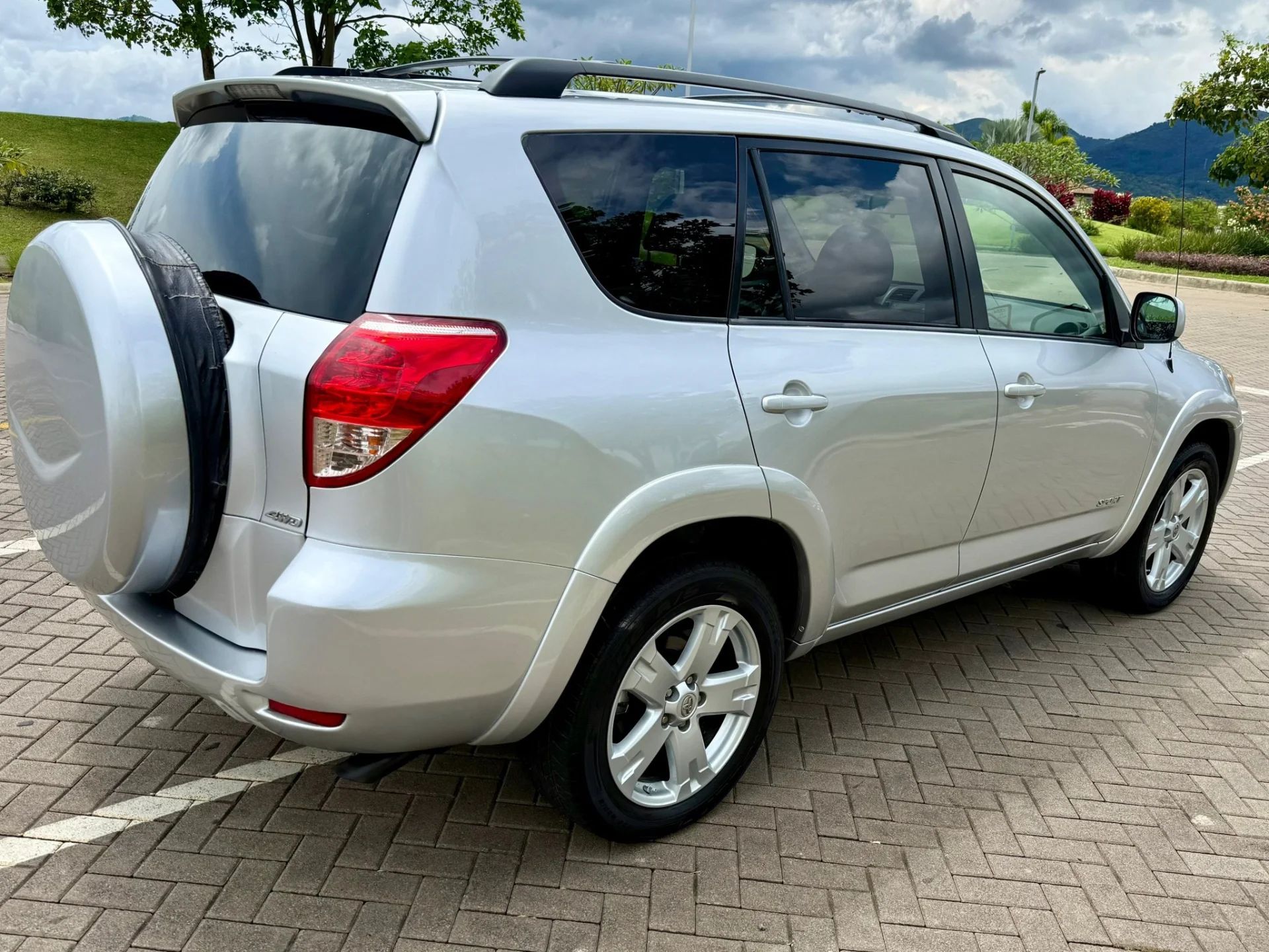 Toyota RAV4 - Image 3