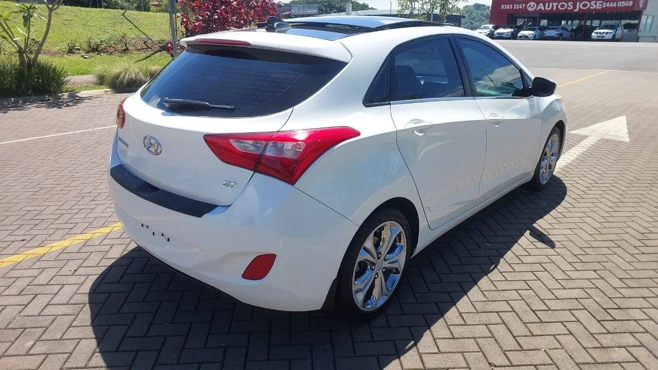 Hyundai Elantra GT - Image 3