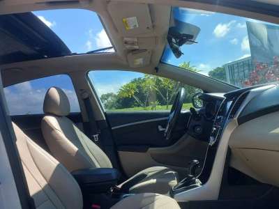 Hyundai Elantra GT - Image 5