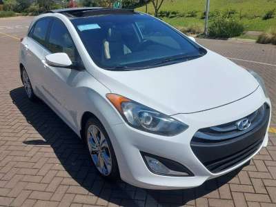 Hyundai Elantra GT - Image 10