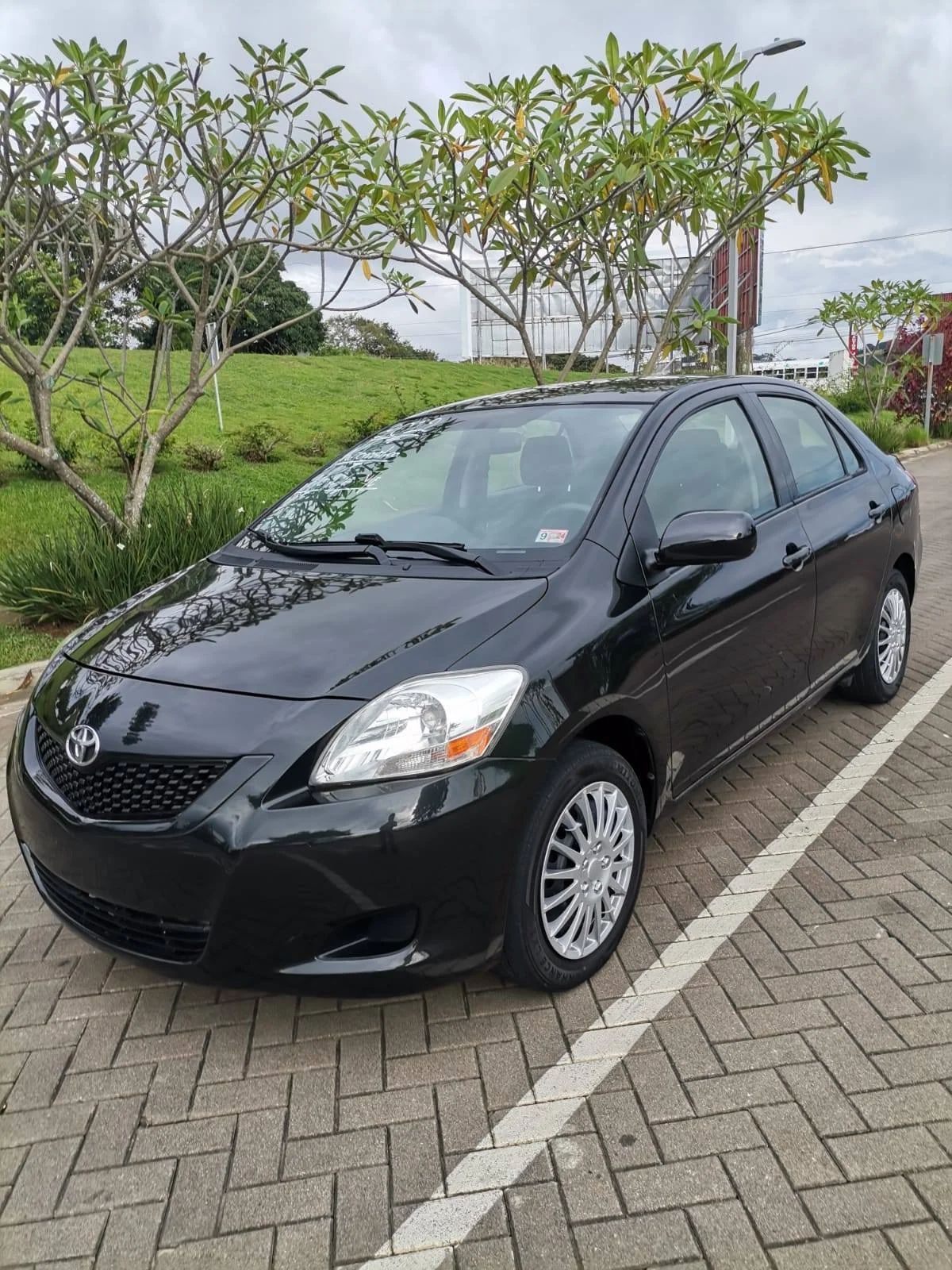 Toyota Yaris - Image 1