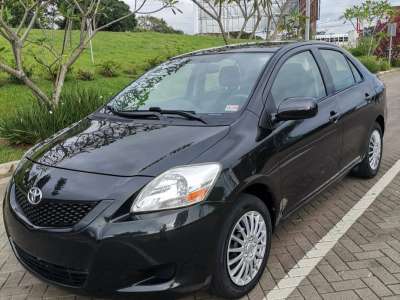 Toyota Yaris - Image 1