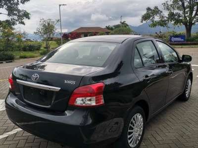 Toyota Yaris - Image 2