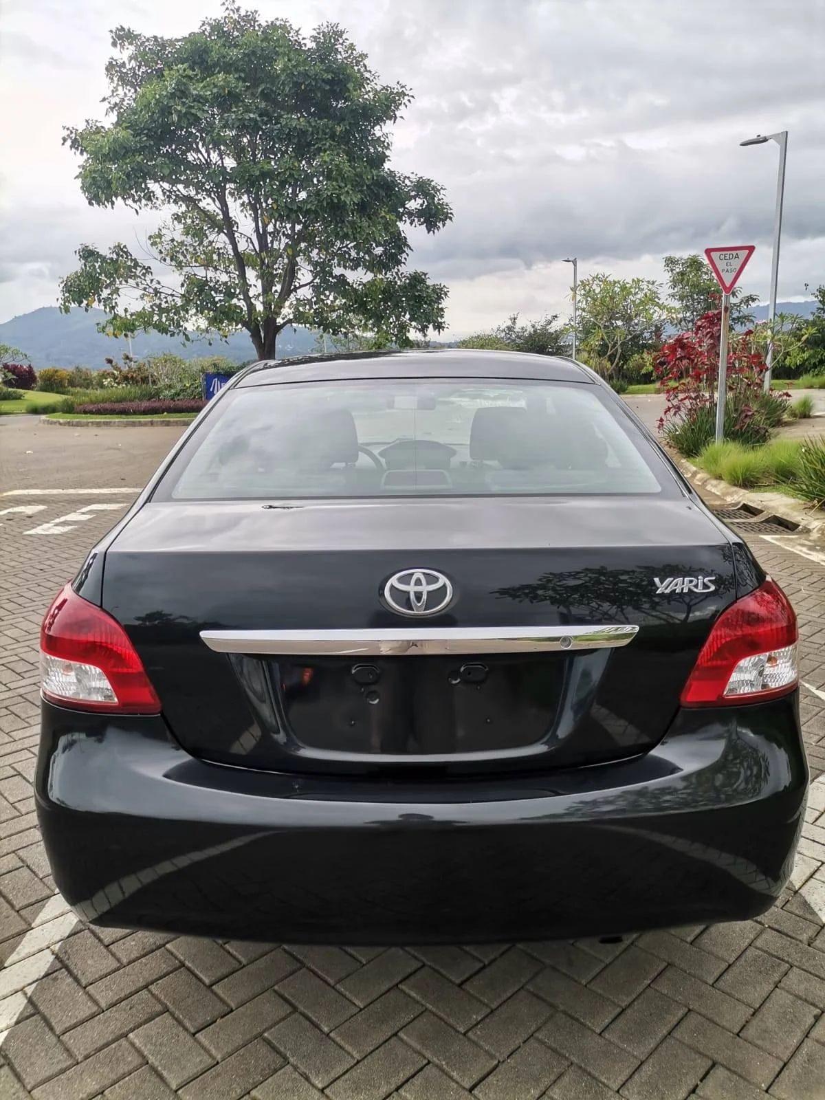 Toyota Yaris - Image 4