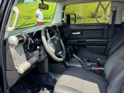 Toyota FJ Cruiser - Image 10