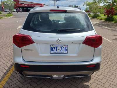 Suzuki Vitara - Image 7