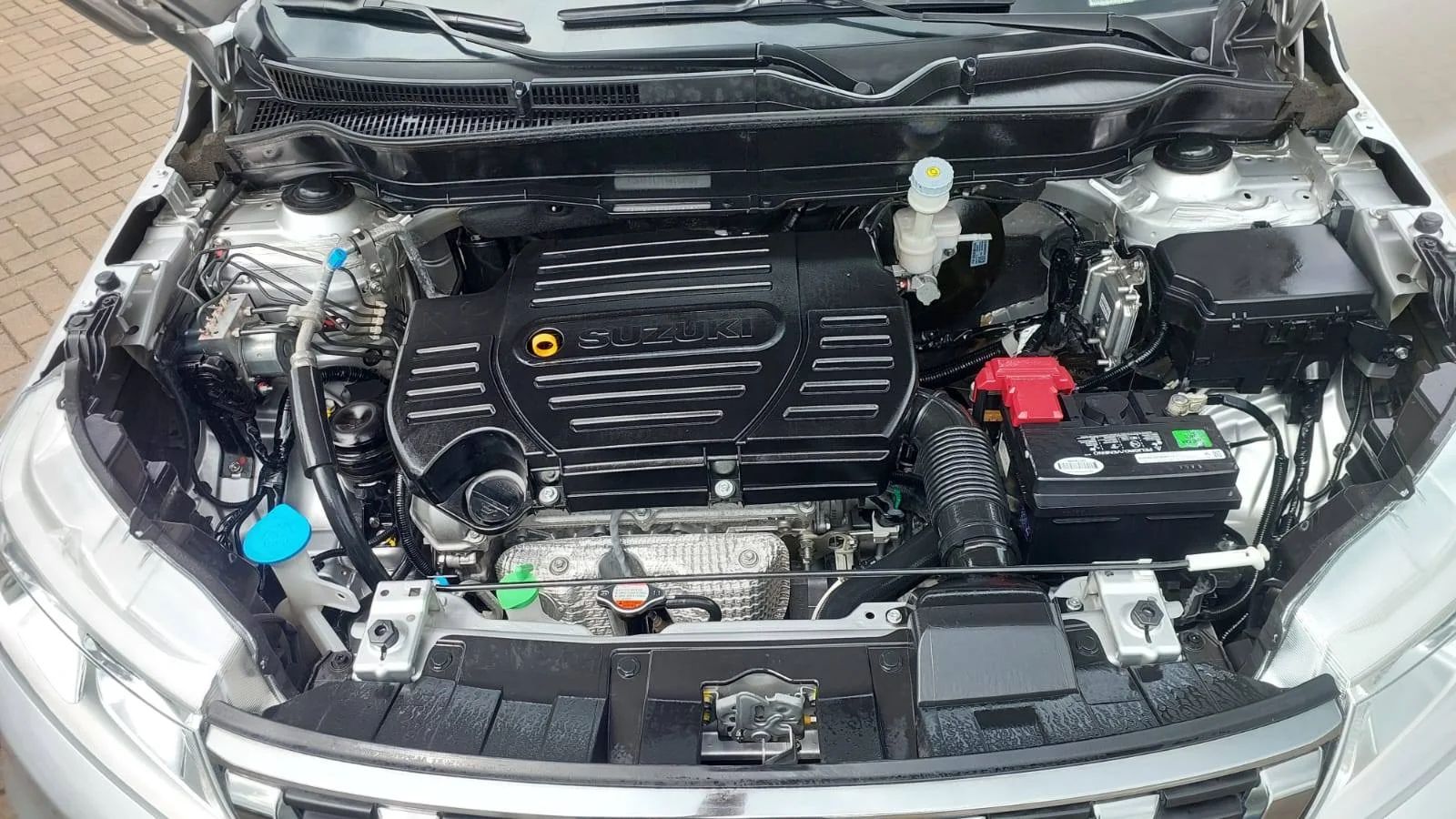 Suzuki Vitara - Image 8