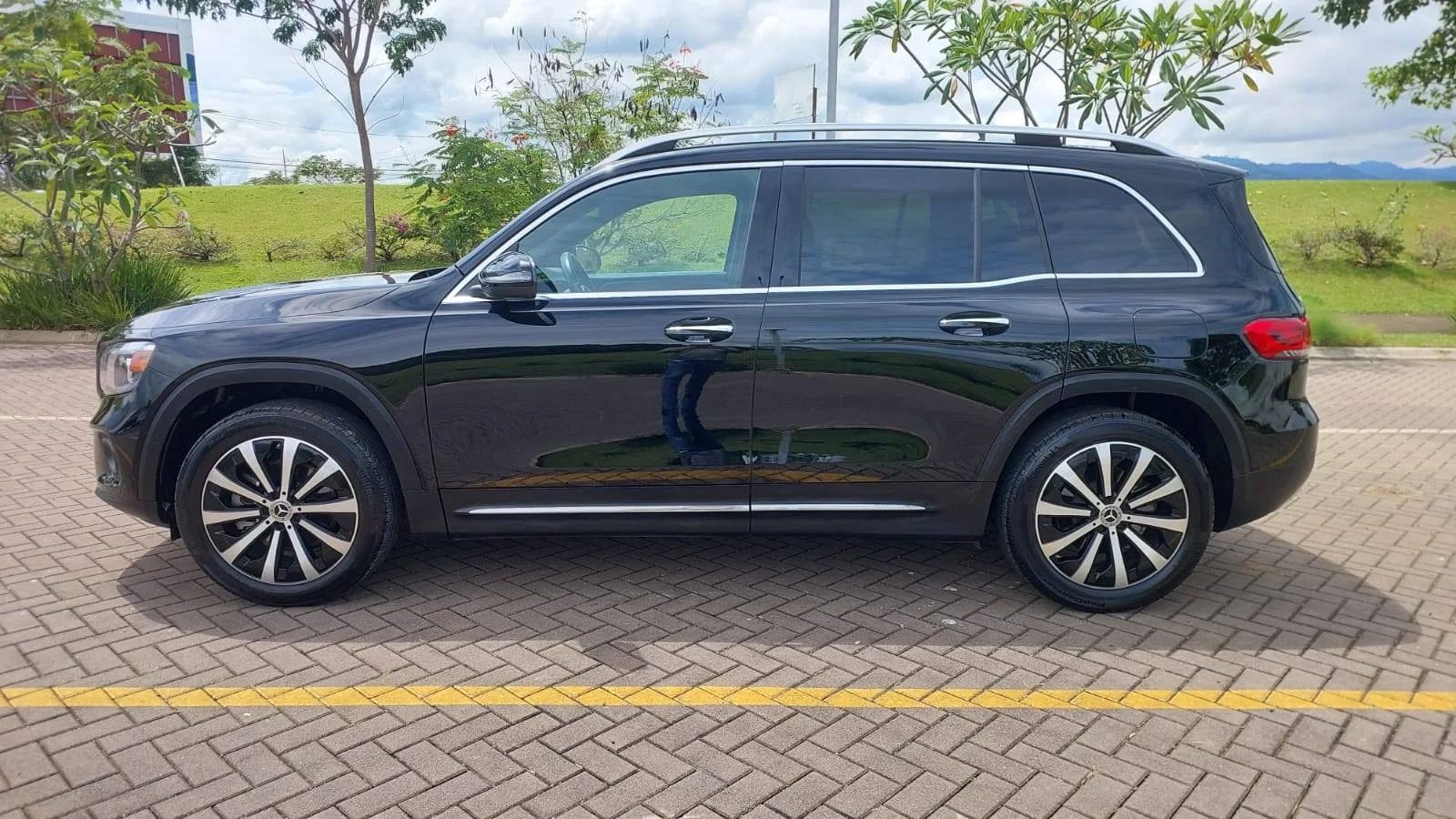 Mercedes Benz GLB 250 - Image 9