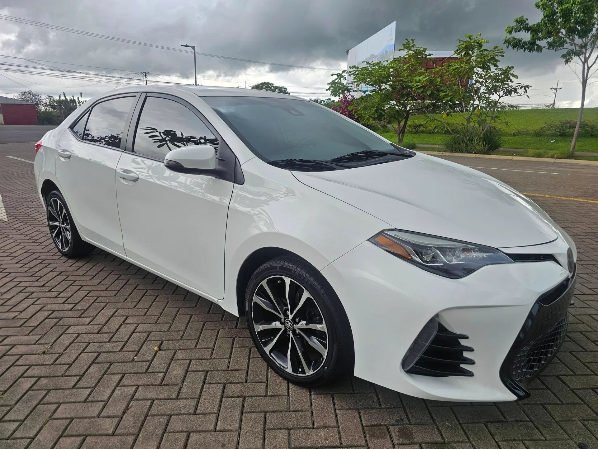 Toyota Corolla - Image 3