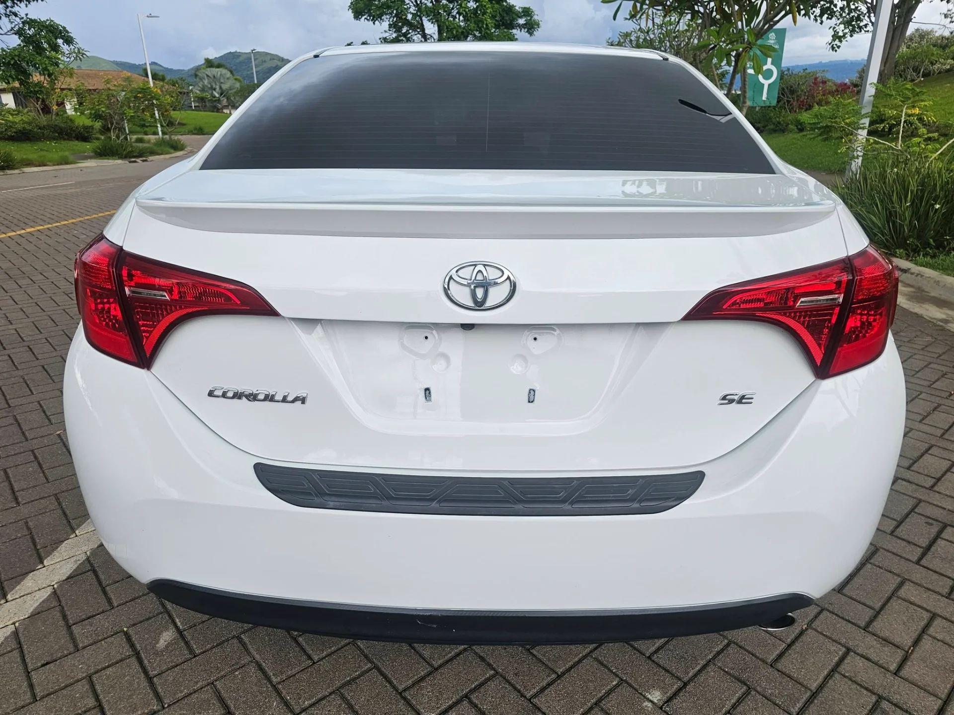Toyota Corolla - Image 5