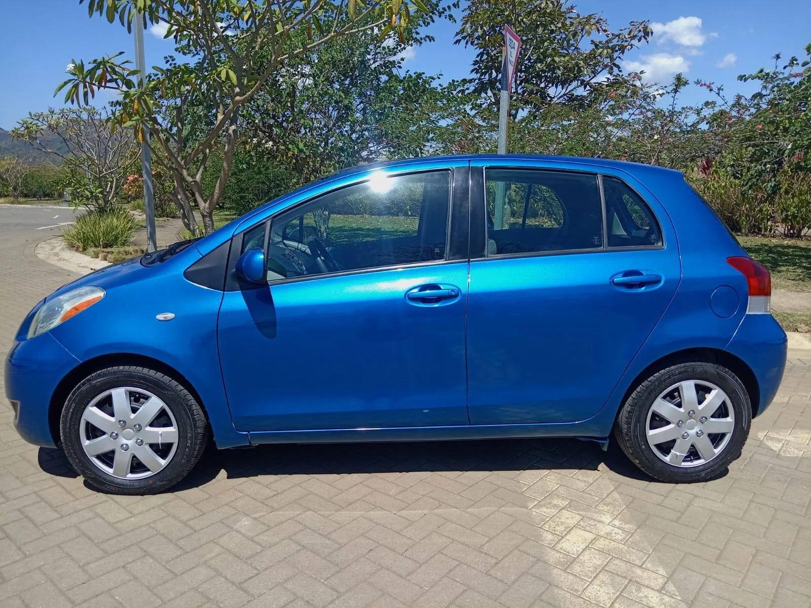 Toyota Yaris - Image 10