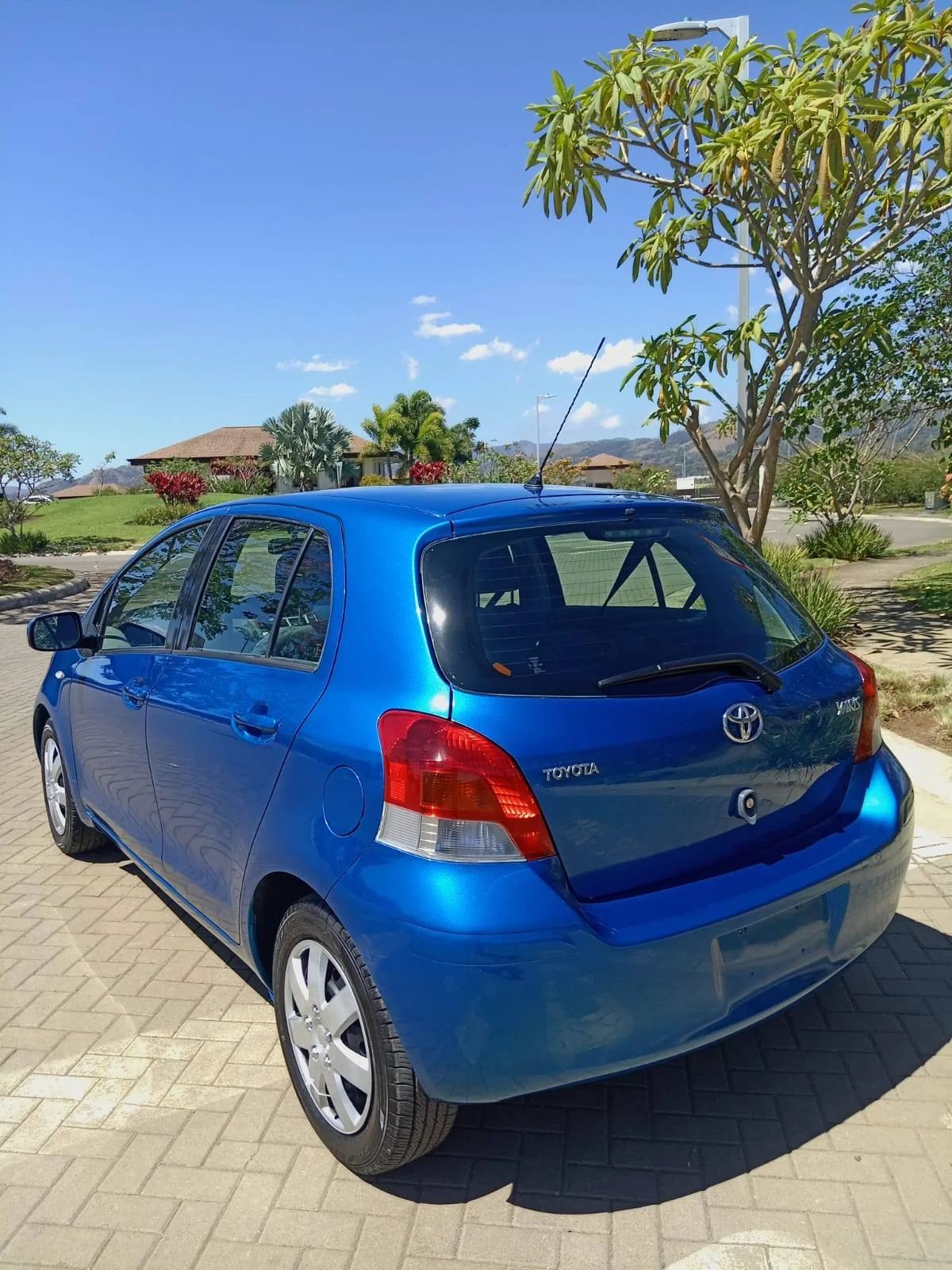 Toyota Yaris - Image 11