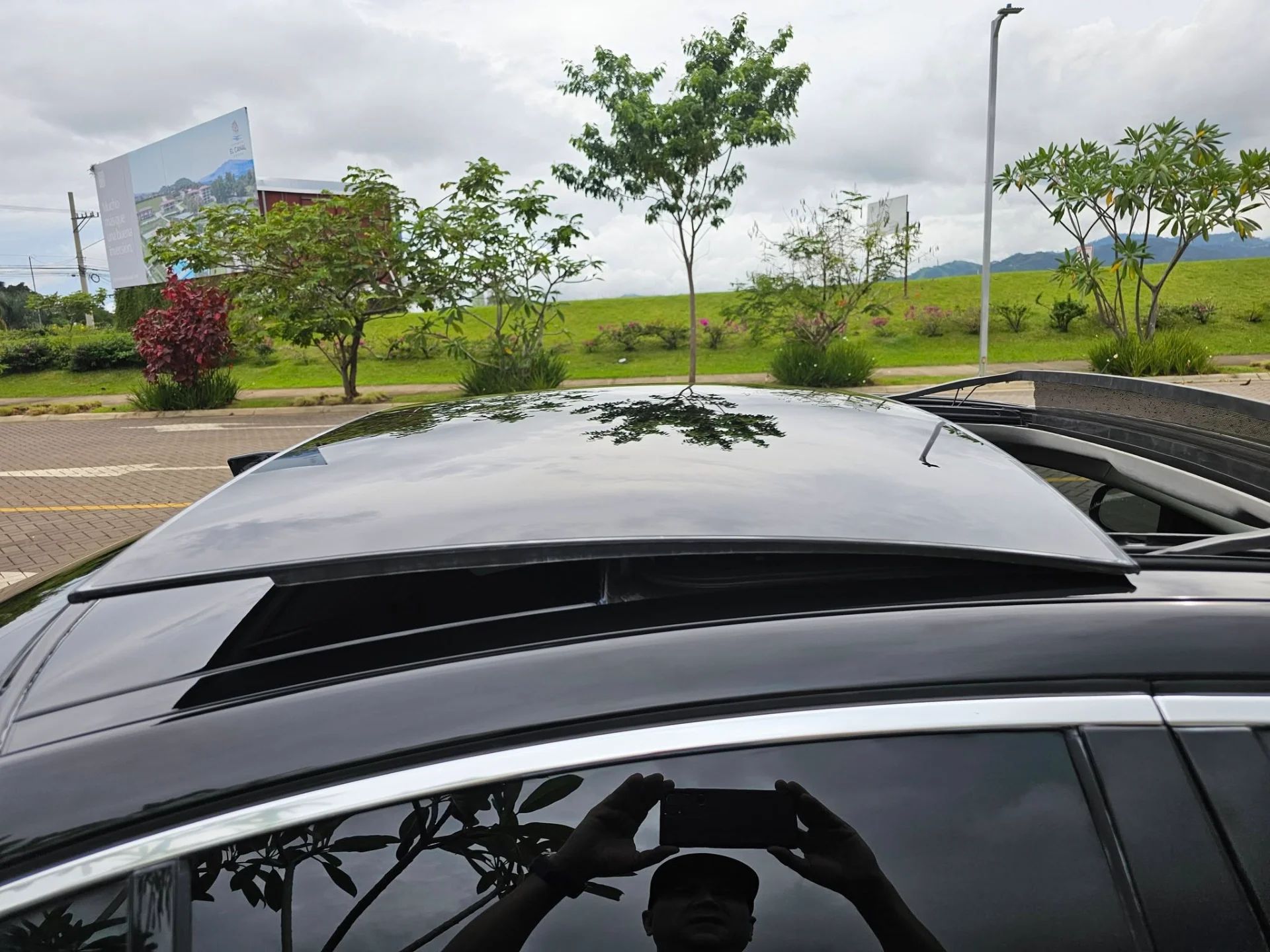 Jaguar XE 25T - Image 11