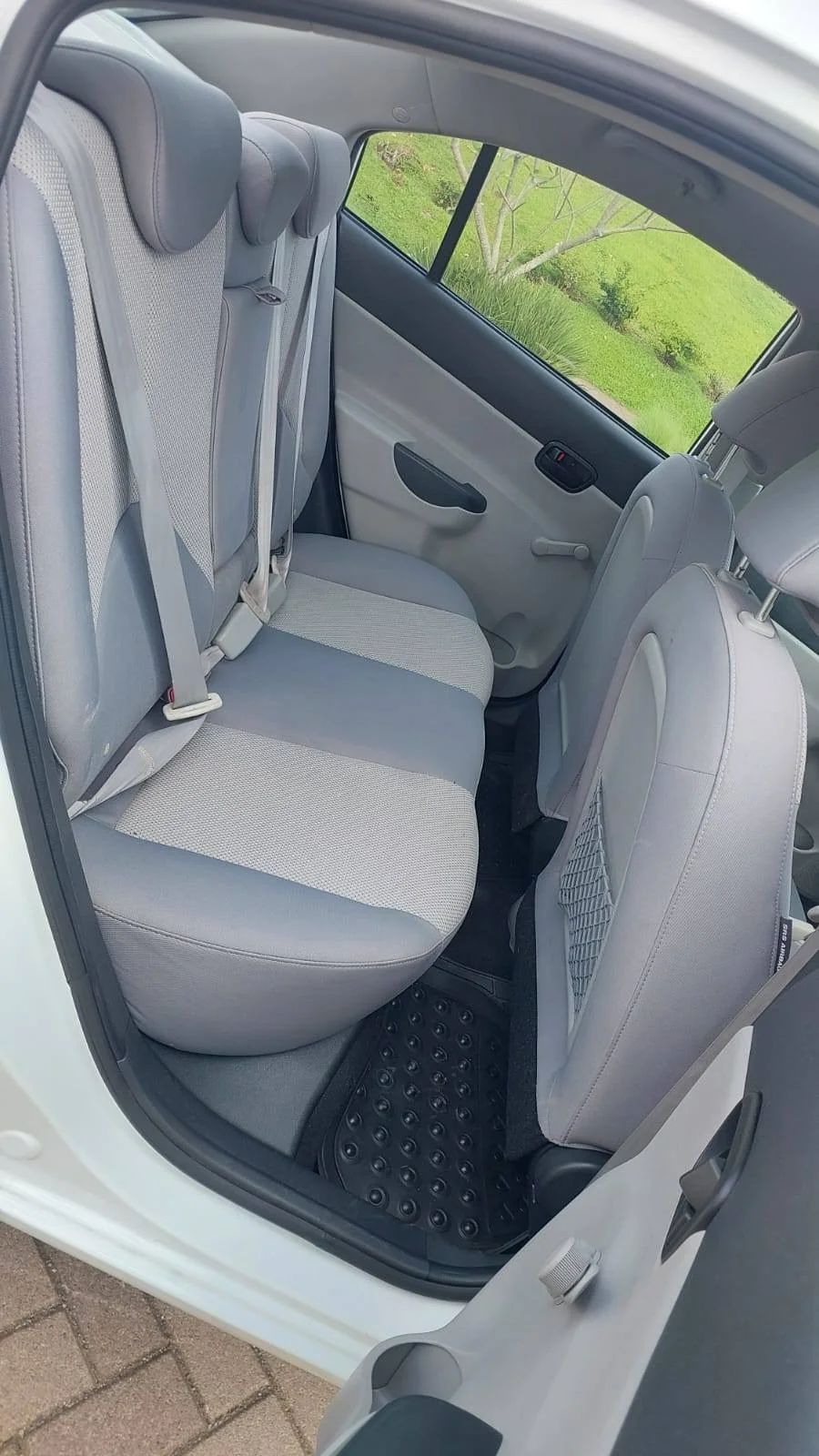 Hyundai Accent - Image 5