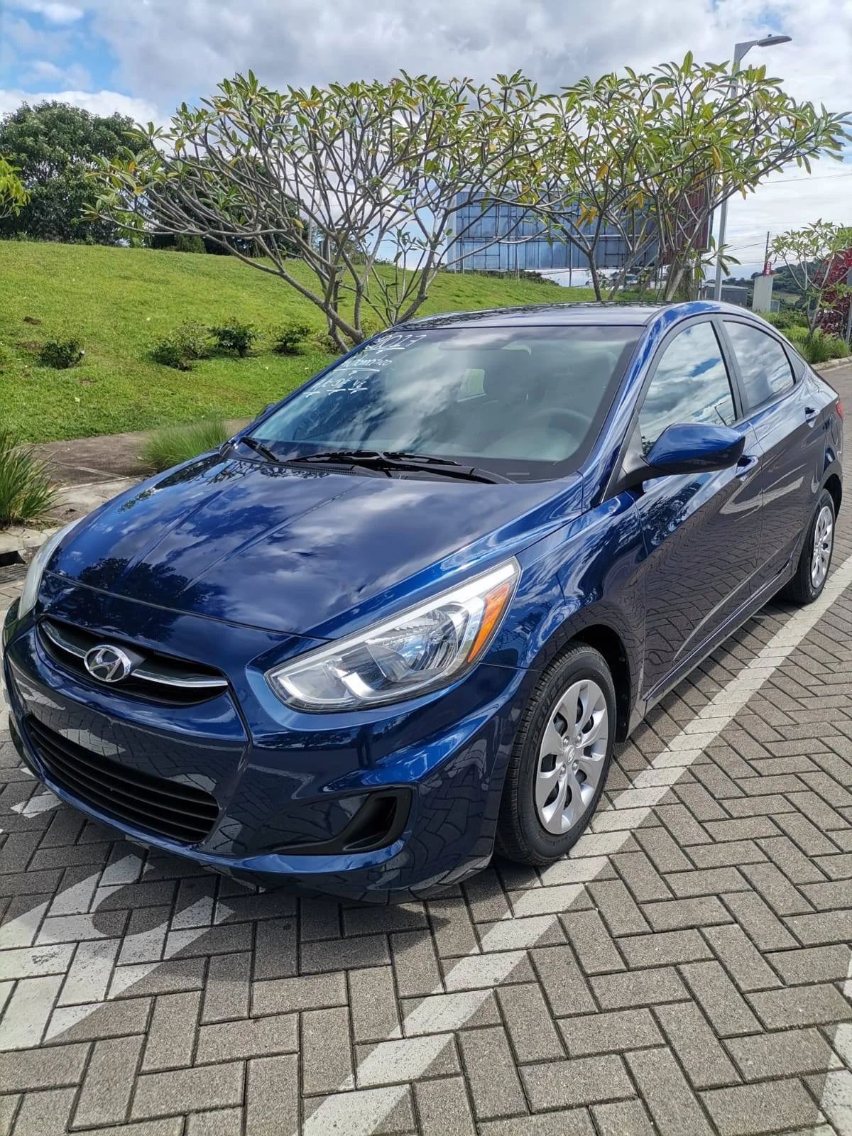 Hyundai Accent - Image 3