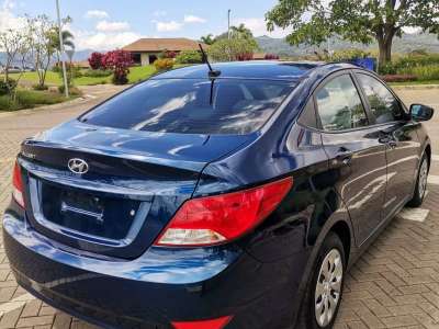 Hyundai Accent - Image 7