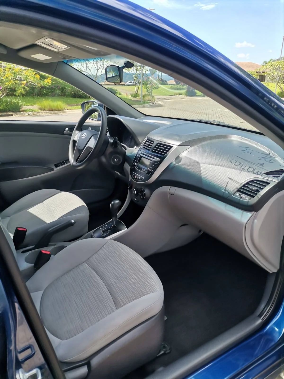 Hyundai Accent - Image 11