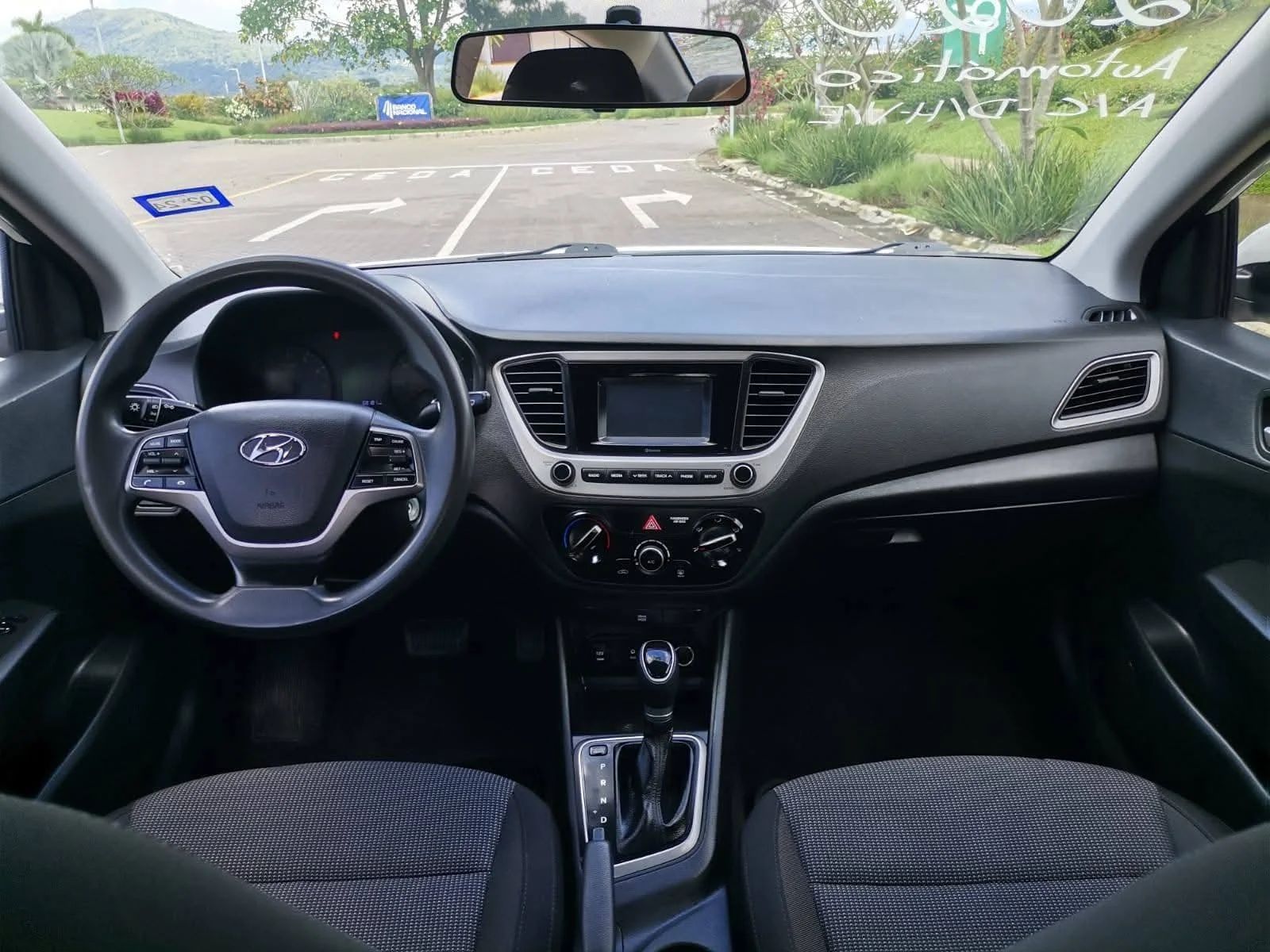 Hyundai Accent - Image 4