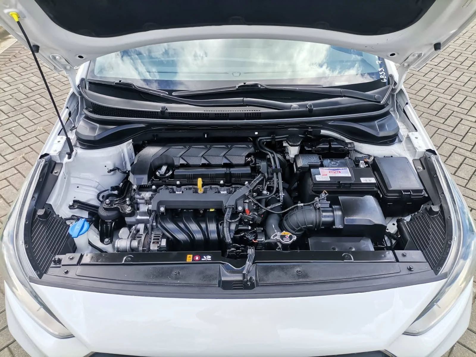 Hyundai Accent - Image 5