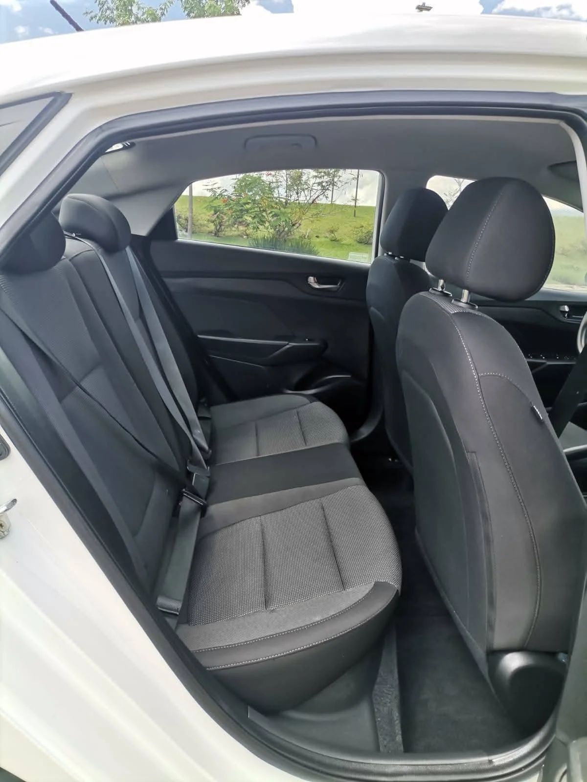 Hyundai Accent - Image 6