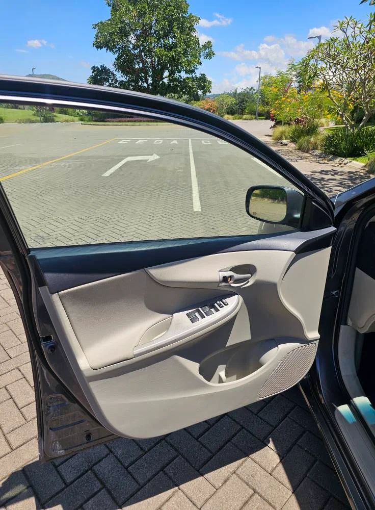 Toyota Corolla - Image 7