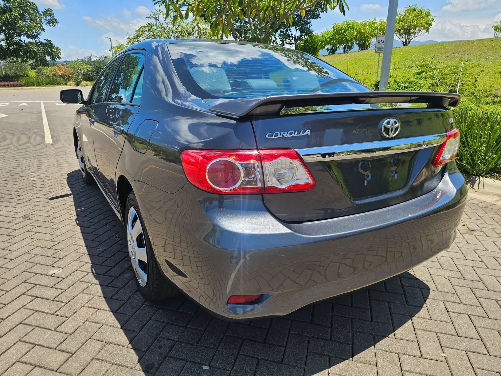 Toyota Corolla - Image 9