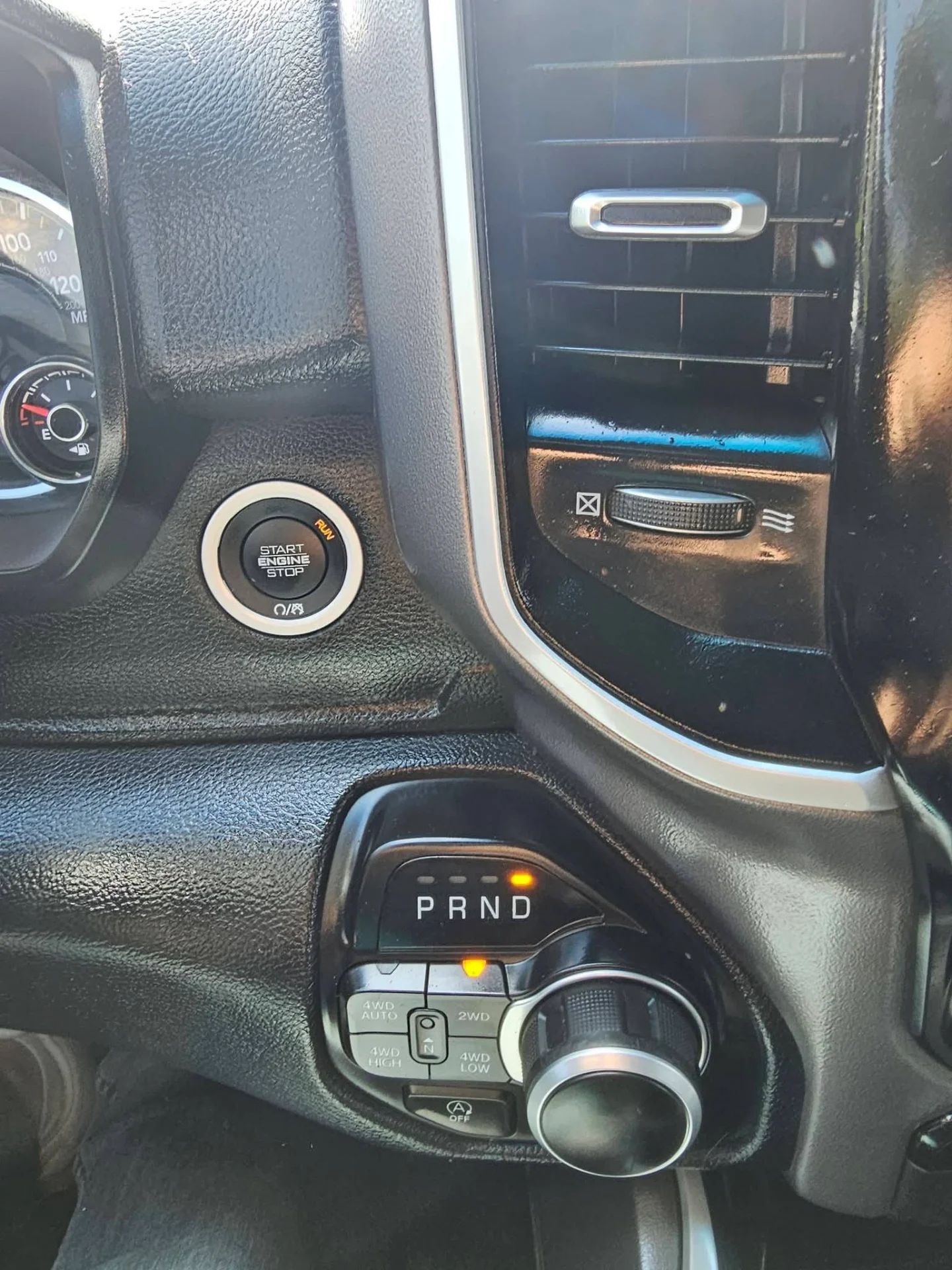 Dodge Ram 1500 - Image 14