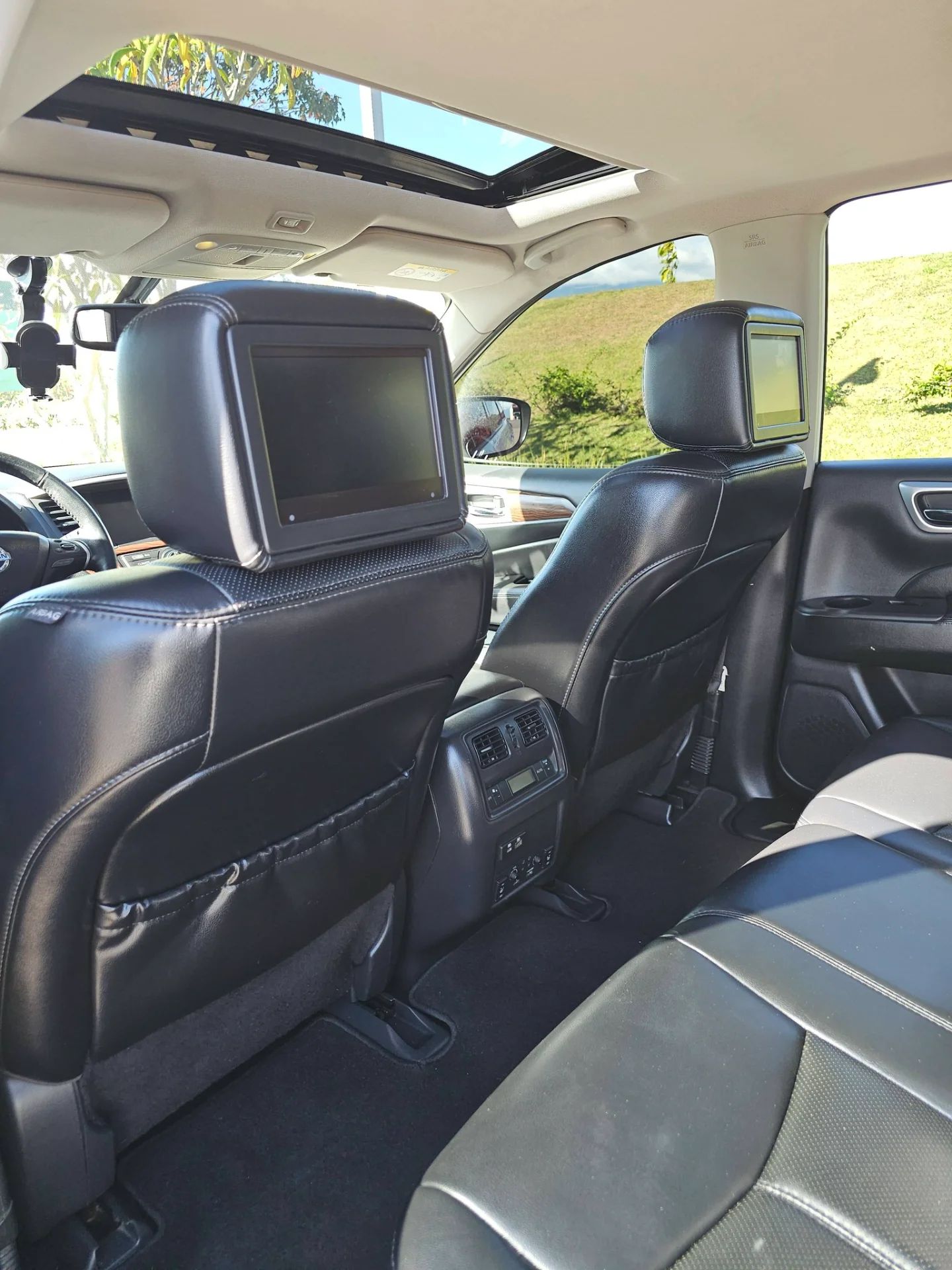 Nissan Pathfinder - Image 2