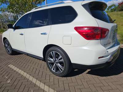 Nissan Pathfinder - Image 3