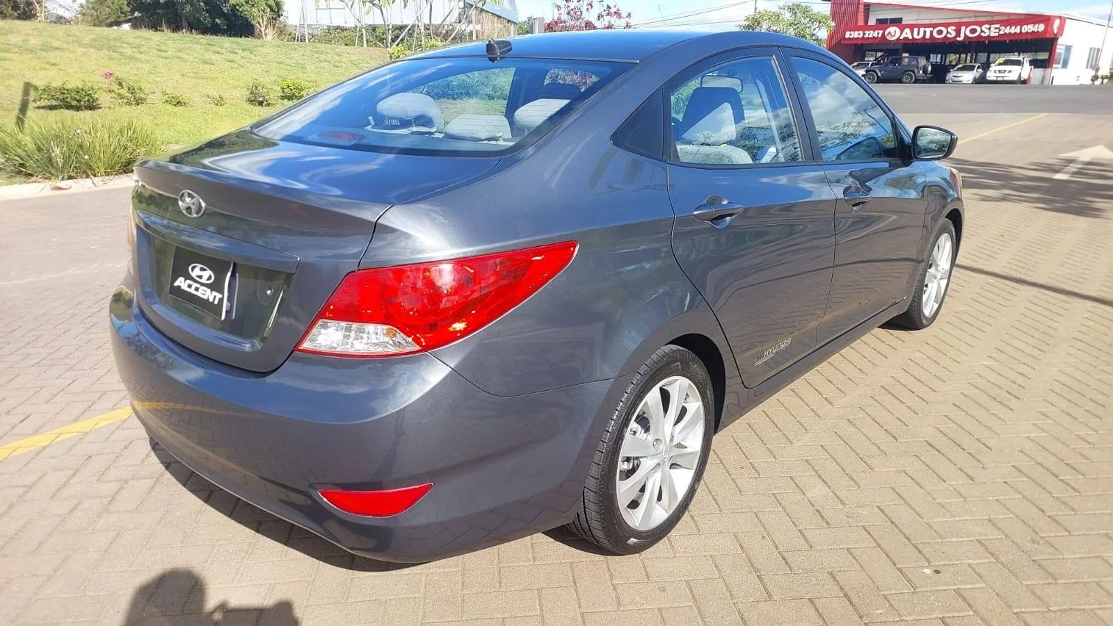 Hyundai Accent - Image 3