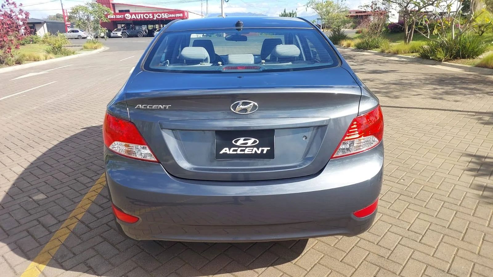 Hyundai Accent - Image 6