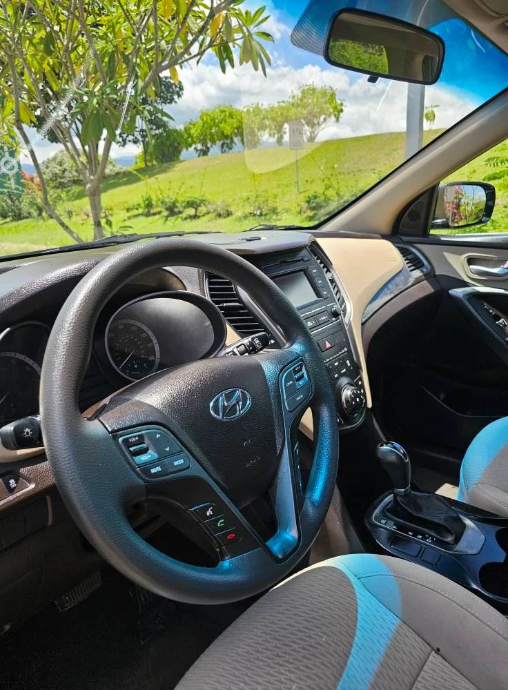 Hyundai Santa Fe - Image 2