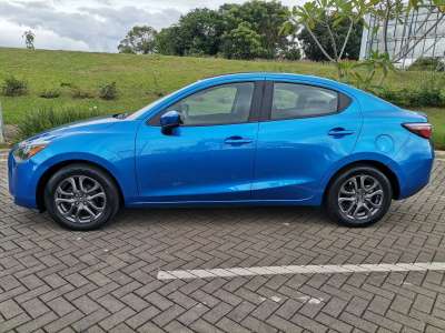 Toyota Yaris - Image 2