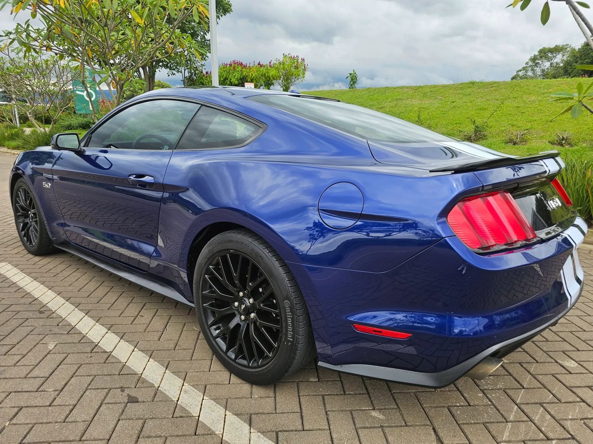 Ford Mustang GT - Image 6