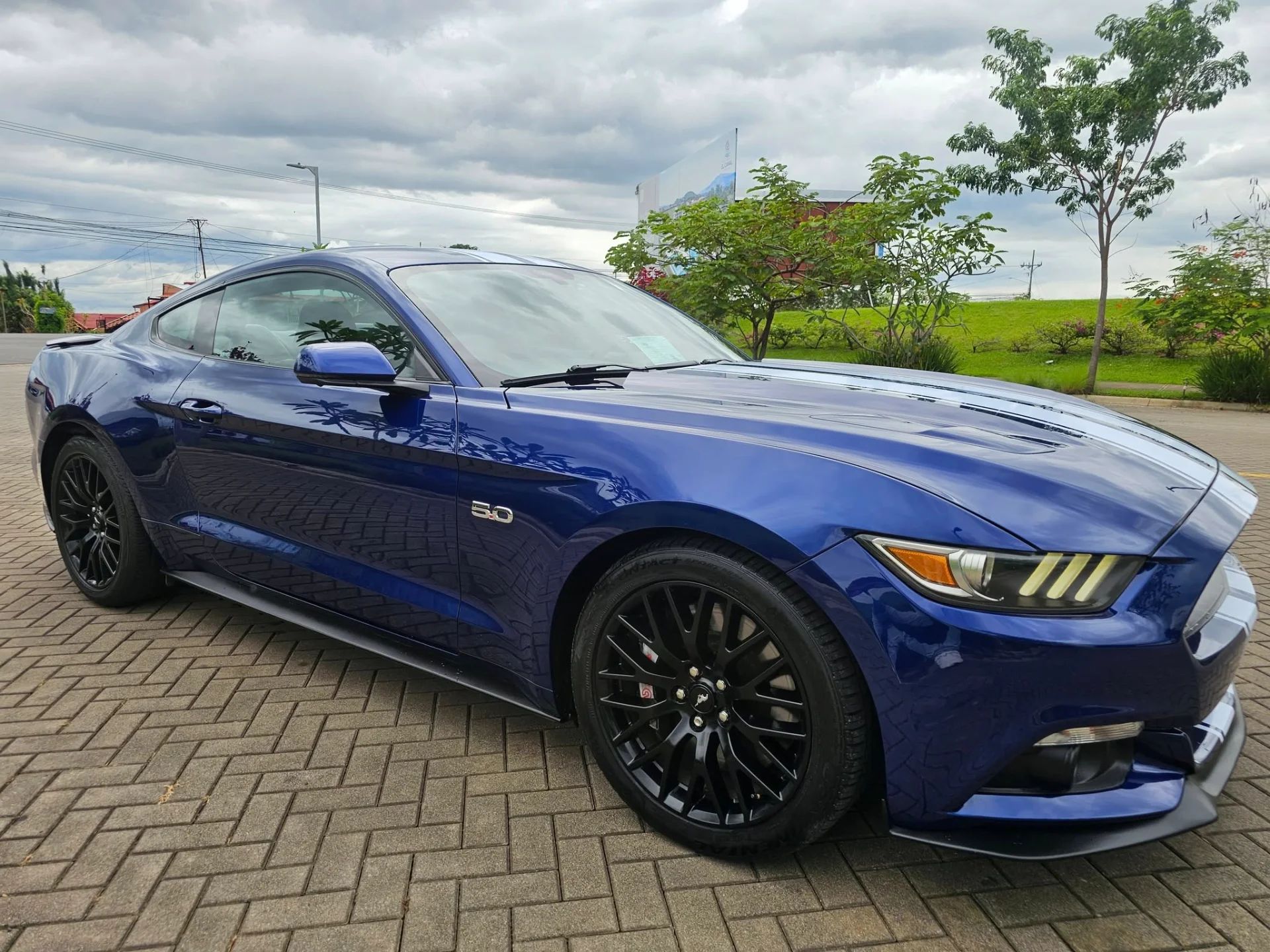 Ford Mustang GT - Image 10