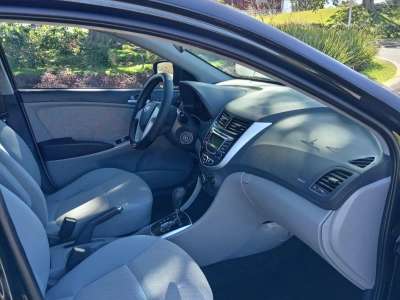 Hyundai Accent - Image 2