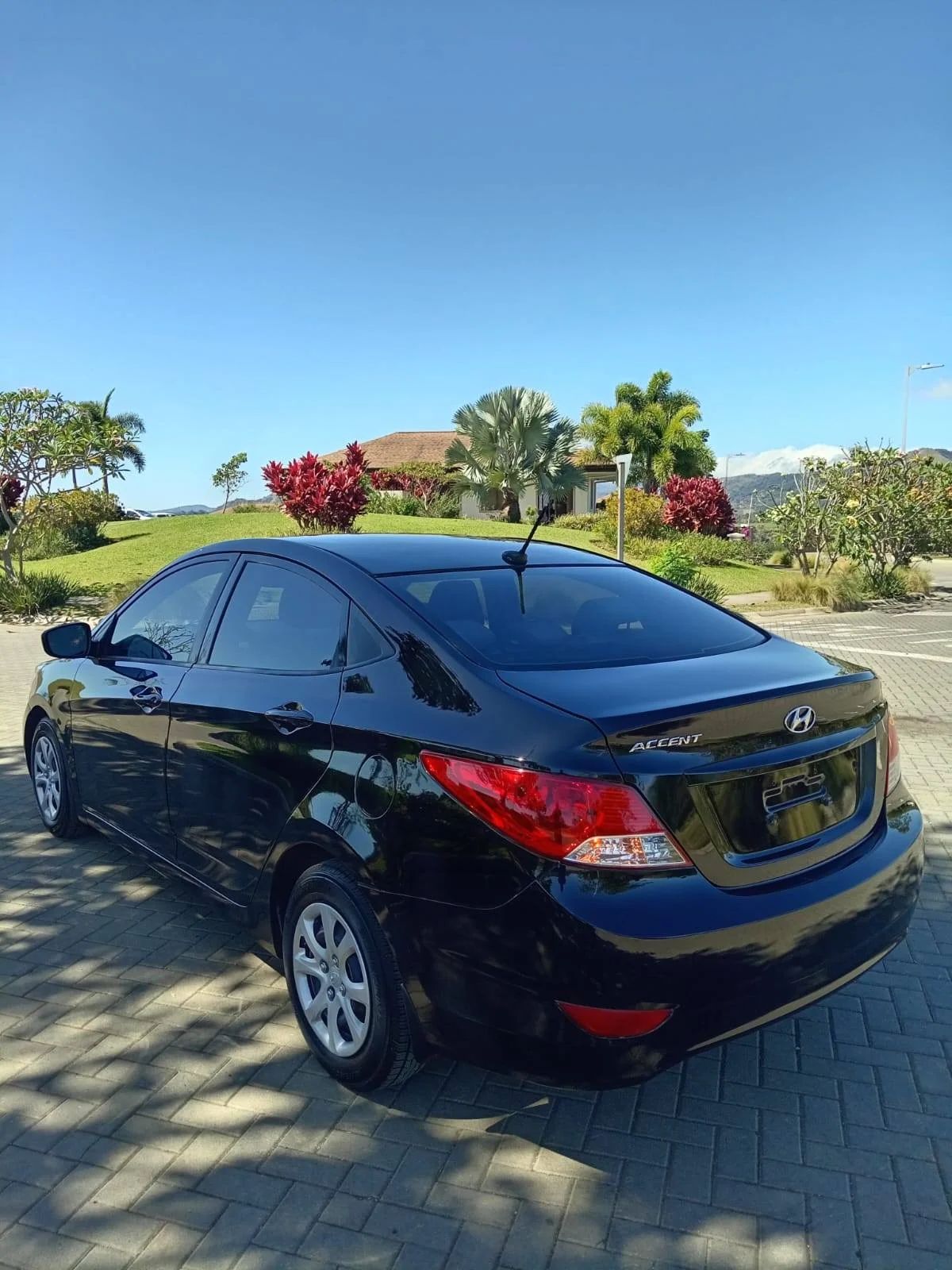 Hyundai Accent - Image 3